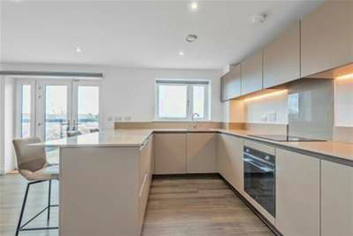 2 Bedroom Penthouse Flat To Rent In Loughton, IG10
