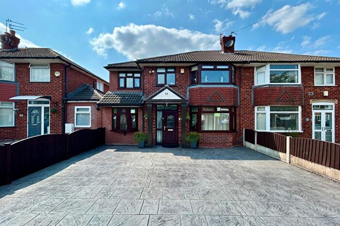 4 Bedroom Semi Detached House For Sale In Westwood Road, Heald Green, SK8