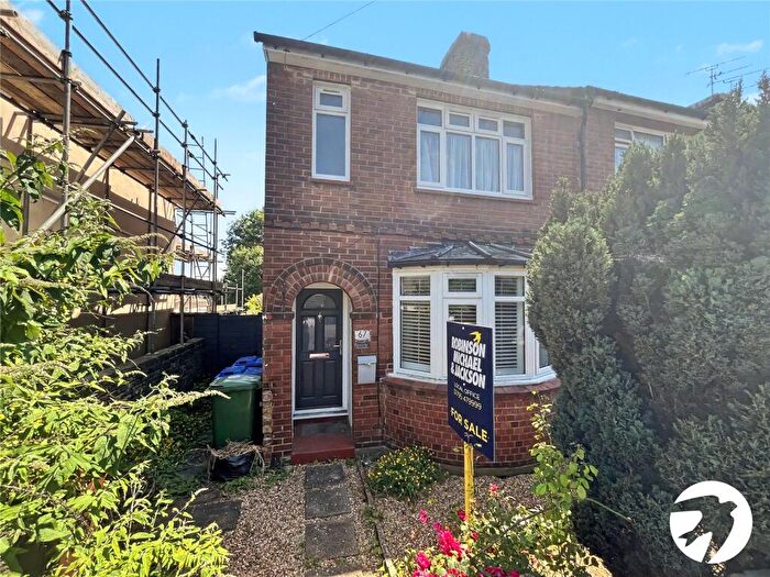 2 Bedroom End Of Terrace House For Sale In Staplehurst Road, Sittingbourne, Kent, ME10