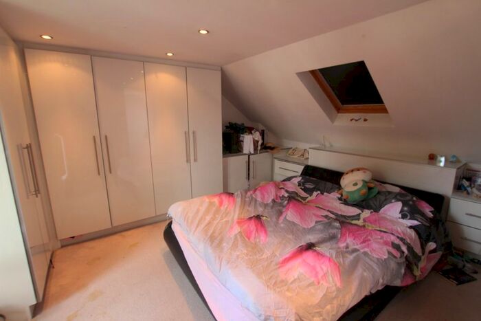 4 Bedroom Terraced House To Rent In Yeomen Way, Barkingside, Clayhall, Hainult, Chigwell, Ig5