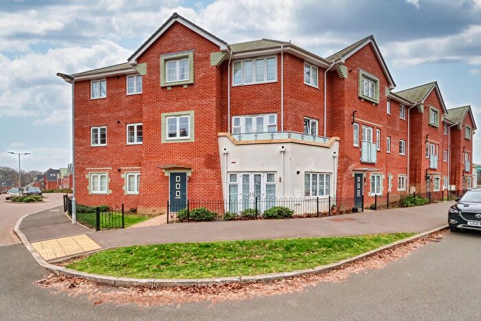 2 Bedroom Flat For Sale In Kilty Place, High Wycombe, Buckinghamshire, HP11