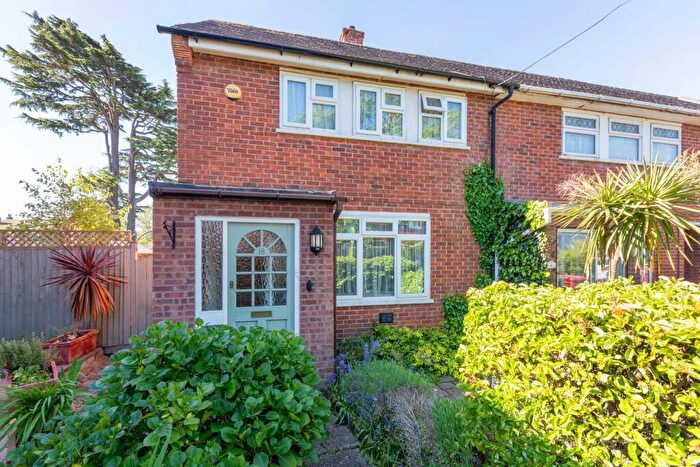 3 Bedroom End Of Terrace House For Sale In Stanley Green East, Langley, SL3