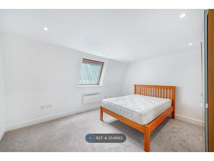 1 Bedroom Flat To Rent In Wendell Road, London, W12