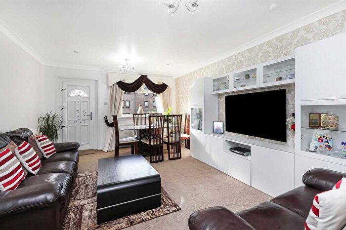 2 Bedroom Terraced House For Sale In Maxwell Gardens, Dumbreck, Glasgow, G41
