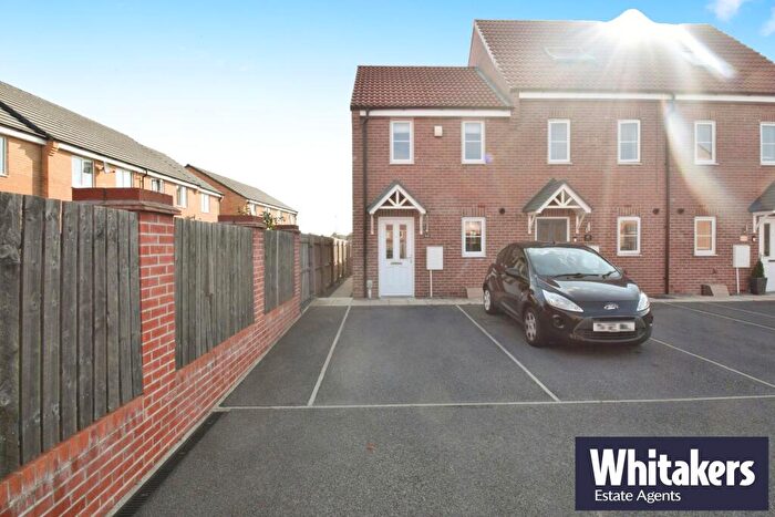 2 Bedroom End Of Terrace House To Rent In Bounty Drive, Kingswood, Hull, HU7