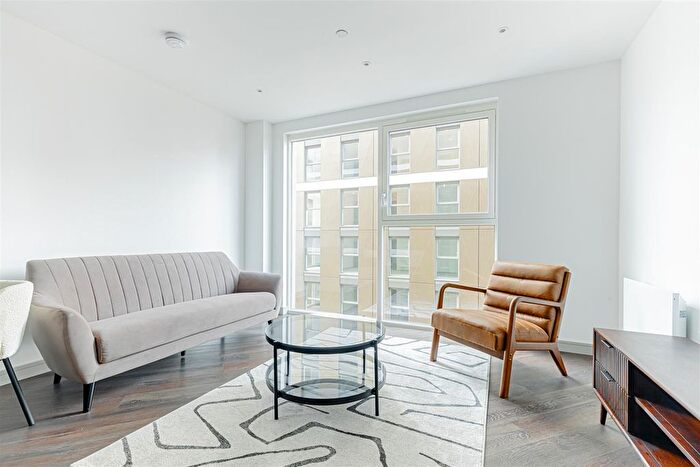 1 Bedroom Flat To Rent In Lavender House, Eden Grove, TW18