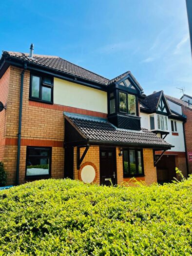 1 Bedroom Terraced House For Sale In Lynmouth Crescent, Milton Keynes, MK4