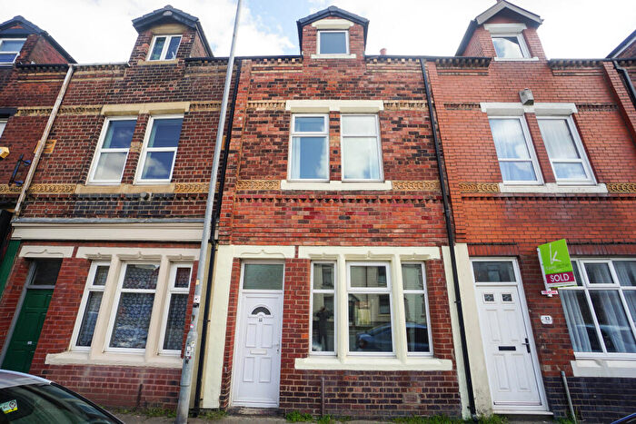 4 Bedroom Terraced House For Sale In Chorley New Road, Horwich, Bolton, BL6
