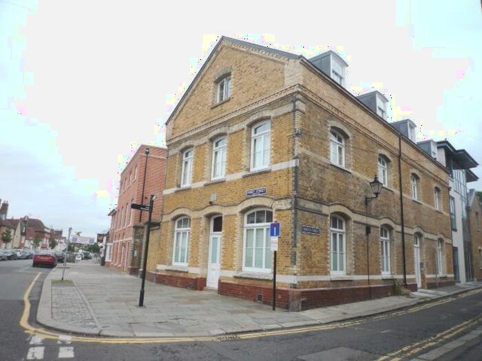 2 Bedroom Flat To Rent In Church Street, Faversham, ME13