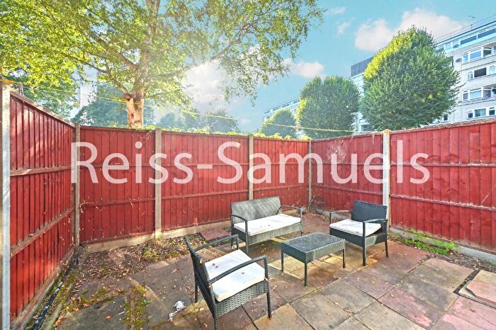 4 Bedroom Maisonette To Rent In Cooks Road, Kennington, Southwark, London, SE17