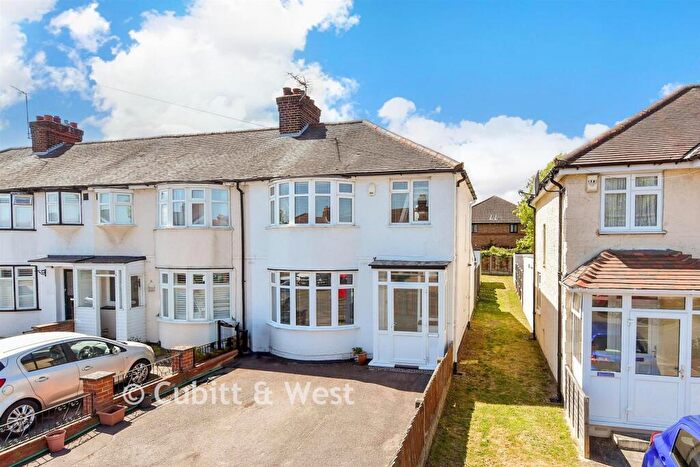 3 Bedroom End Of Terrace House For Sale In Marlow Drive, London, Surrey, SM3
