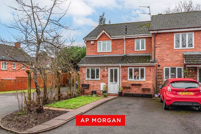 3 Bedroom End Of Terrace House For Sale In Bear Hill Drive, Alvechurch, Birmingham, Worcestershire, B48
