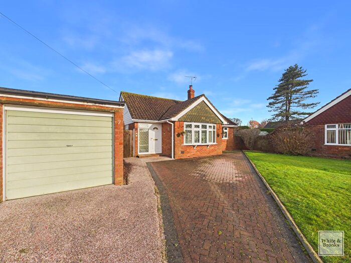 2 Bedroom Detached Bungalow For Sale In Hughes Close, Bognor Regis, PO21