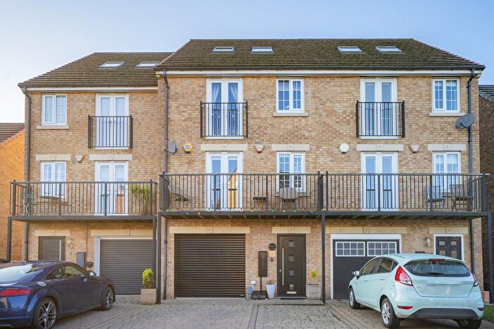 4 Bedroom Town House For Sale In Principal Rise, Dringhouses, York, YO24