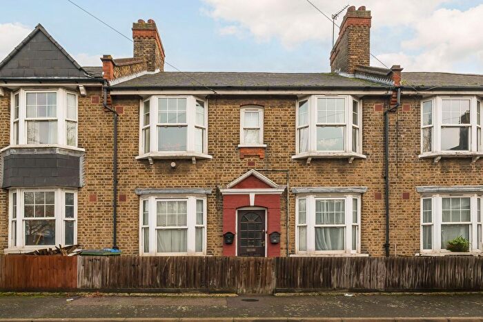 2 Bedroom Flat For Sale In Derrick Gardens, Charlton, SE7