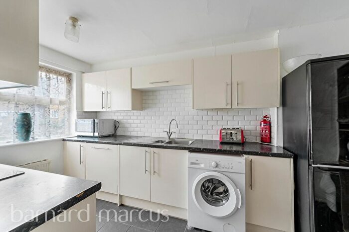 6 Bedroom House To Rent In McNeil Road, London, SE5