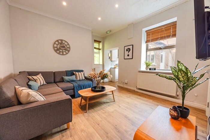 4 Bedroom Terraced House To Rent In Sutton Street, Durham, DH1