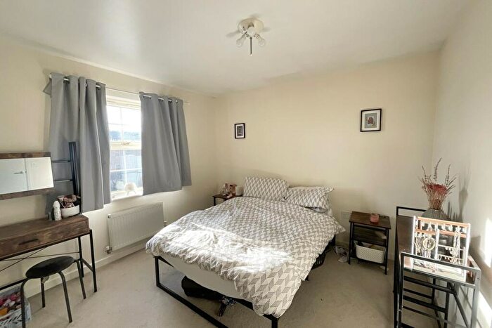 2 Bedroom Flat For Sale In Lambrell Avenue, Kiveton Park, Sheffield, S26