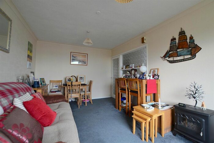 2 Bedroom Semi-Detached Bungalow For Sale In Scandinavia Heights, Saundersfoot, SA69