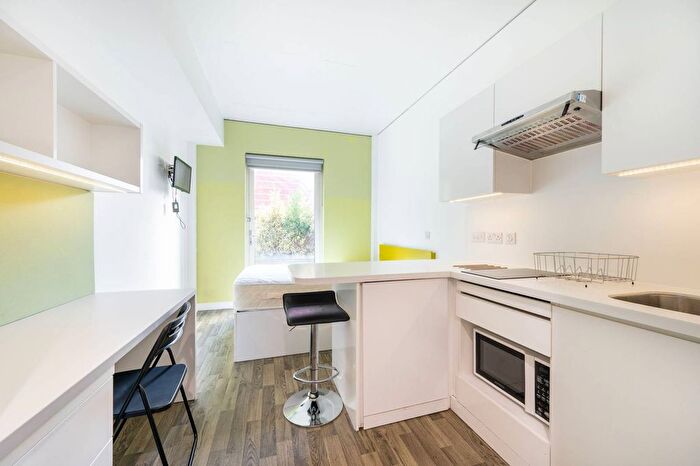 Studio To Rent In St Anns Road, Holland Park, London, W11