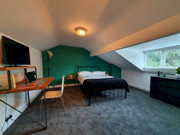 4 Bedroom House To Rent In Reservoir Retreat, Edgbaston, Birmingham, West Midlands, B16