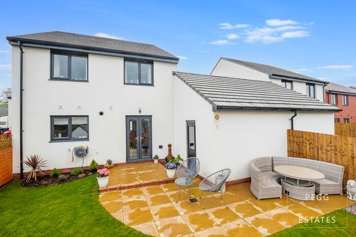 4 Bedroom Detached House For Sale In Mallow Place, Newton Abbot, TQ12