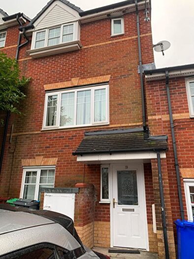 4 Bedroom Town House To Rent In Martingale Court, Cheetham Hill, Manchester, M8