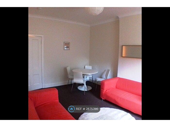 2 Bedroom Flat To Rent In Union Street, Stirling, FK8