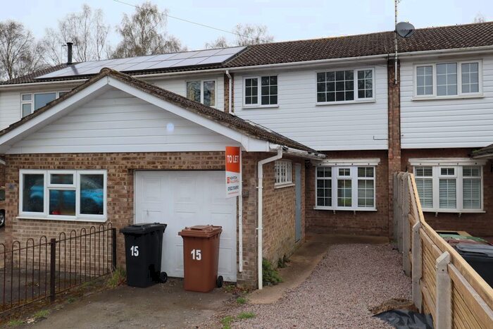 3 Bedroom Semi-Detached House To Rent In Farrington Crescent, Lincoln, LN6