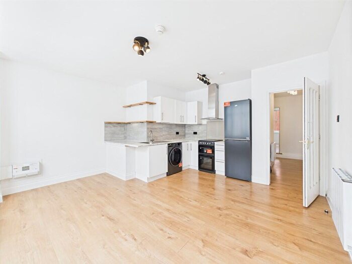 1 Bedroom Flat To Rent In Chapel Road, Worthing, BN11