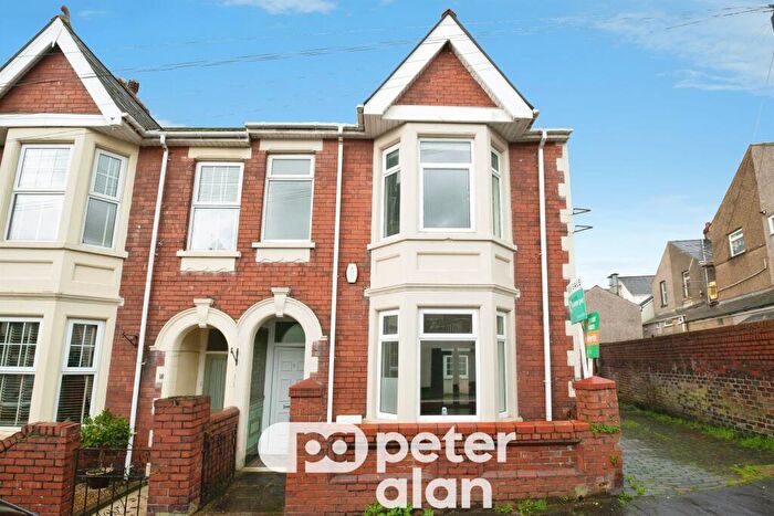 4 Bedroom End Of Terrace House For Sale In Rochester Road, Newport, NP19
