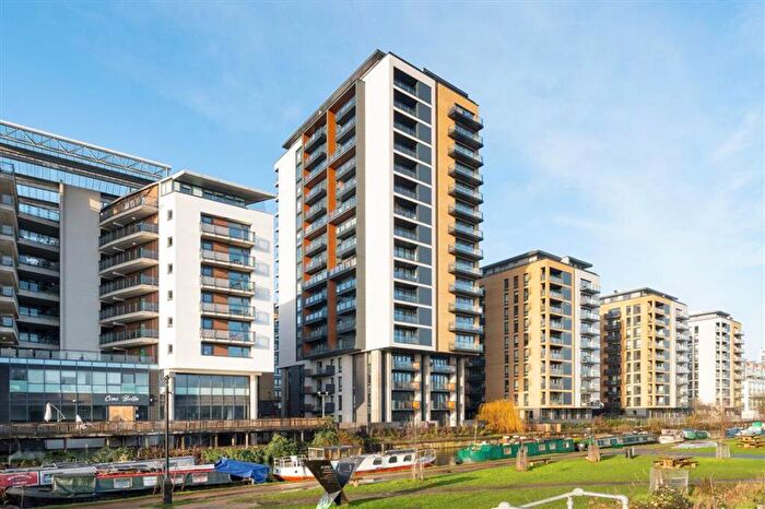2 Bedroom Flat For Sale In Cadmium Square, Bethnal Green, E2