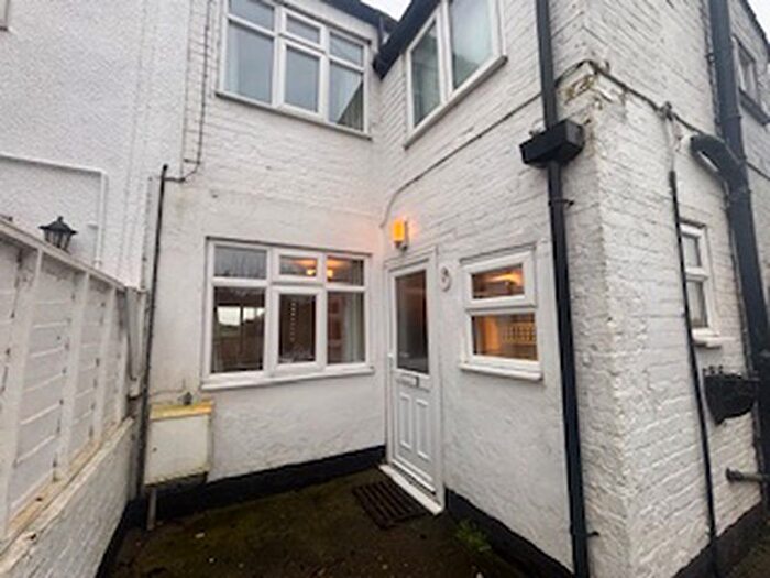 2 Bedroom Terraced House To Rent In Old Row, Scunthorpe, DN15