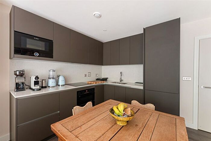 1 Bedroom Flat For Sale In Bevenden Street, Hoxton, N1 - Photo 3