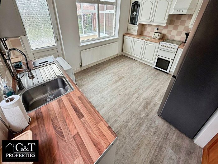 2 Bedroom Semi-detached House For Sale In Birch Crescent, Tividale, Oldbury, B69