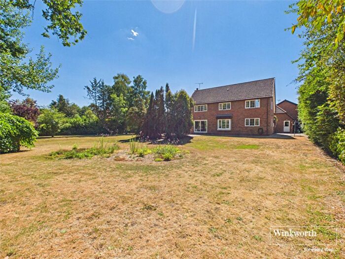 5 Bedroom Detached House For Sale In Thornbers Way, Charvil, Reading, Berkshire, RG10
