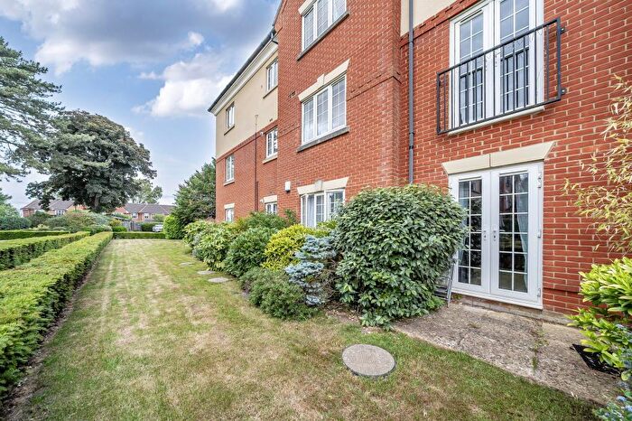 2 Bedroom Flat For Sale In Banbury, Oxfordshire, OX17