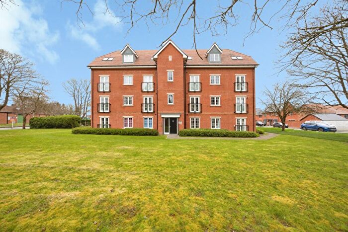 2 Bedroom Flat For Sale In Colonel Drive, Folkestone, CT20