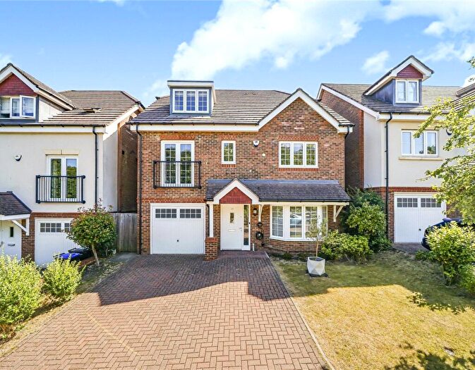 5 Bedroom Detached House For Sale In Aberdeen Way, Knaphill, Woking, Surrey, GU21