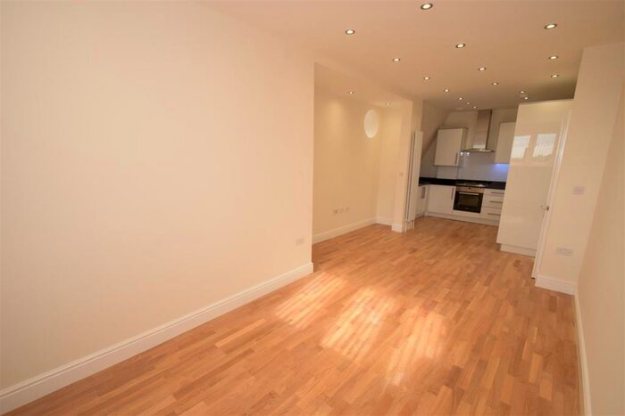 1 Bedroom Flat To Rent In High Street New Malden Surrey, KT3