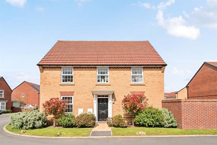 4 Bedroom Detached House For Sale In Nash Meadow, Devizes, SN10