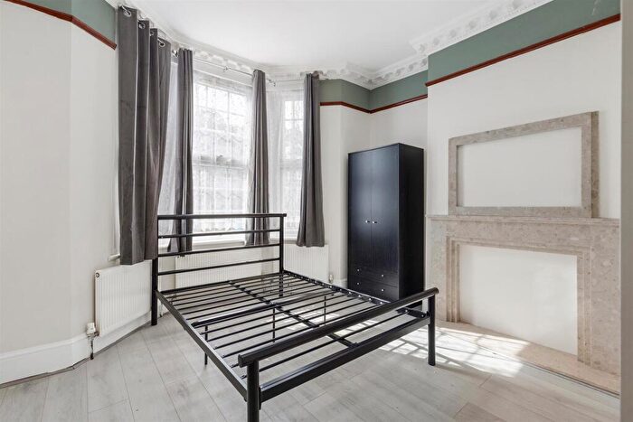 6 Bedroom House To Rent In Ivydale Road, London, SE15