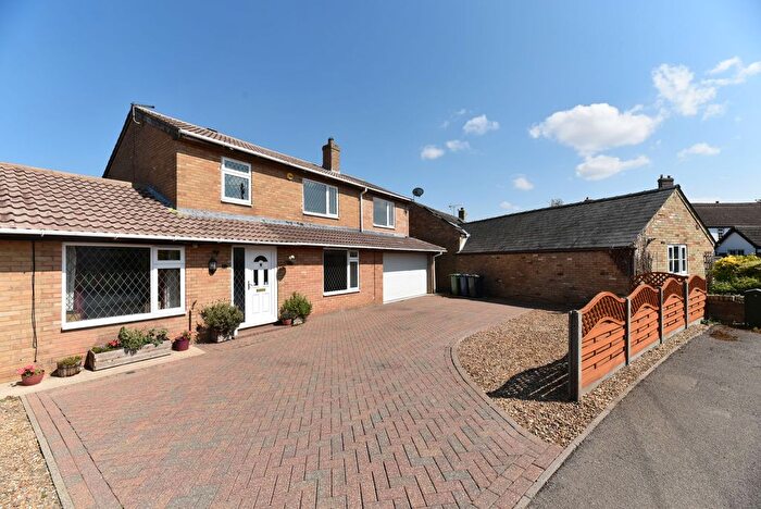 4 Bedroom Link Detached House For Sale In The Lanes, Over, CB24