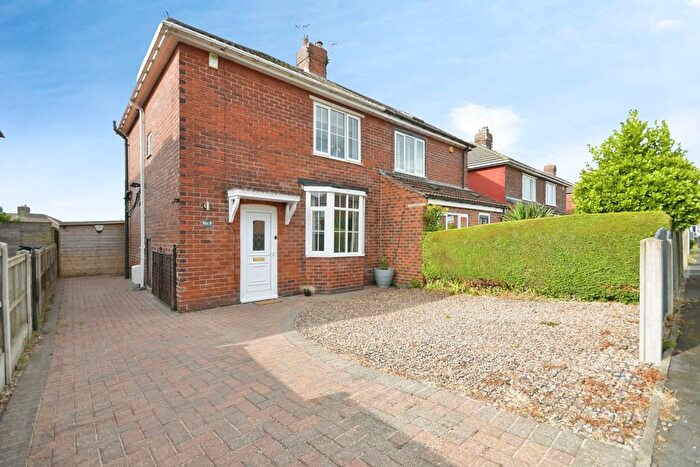 2 Bedroom Semi-detached House For Sale In Rayleigh Avenue, Chesterfield, Derbyshire, S43