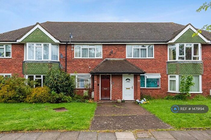 2 Bedroom Flat To Rent In Sterling Avenue, Edgware, HA8