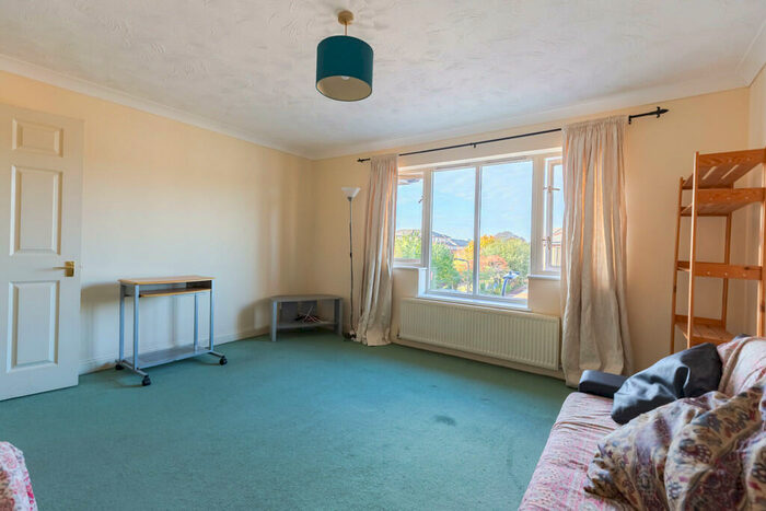 2 Bedroom Apartment To Rent In Myddleton Avenue, Green Lanes, Finsbury Park, London, N4