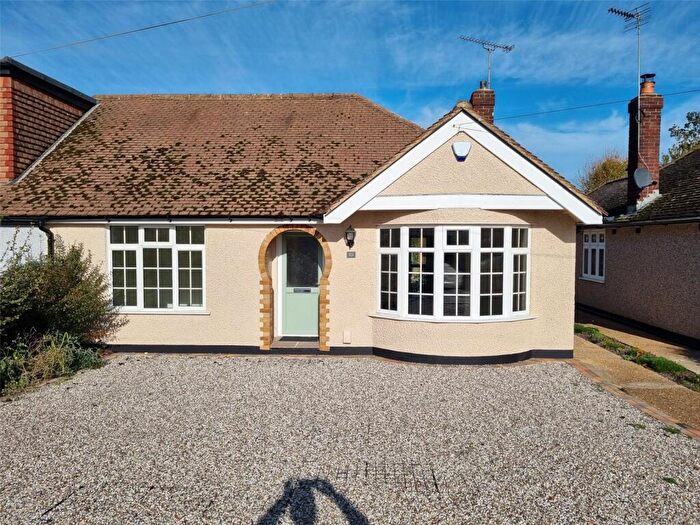 3 Bedroom Bungalow For Sale In Berens Close, Wickford, Essex, SS11