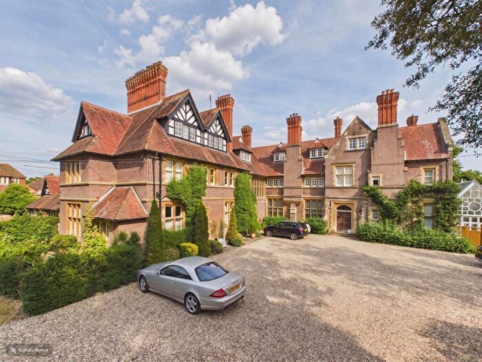 1 Bedroom Apartment For Sale In Maidenhatch, Pangbourne, Reading, RG8