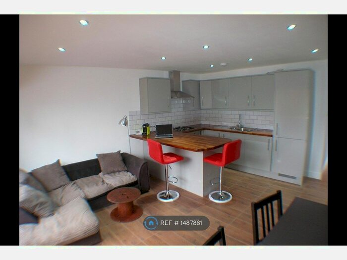 3 Bedroom Flat To Rent In Garden Amersham Road, London, SE14