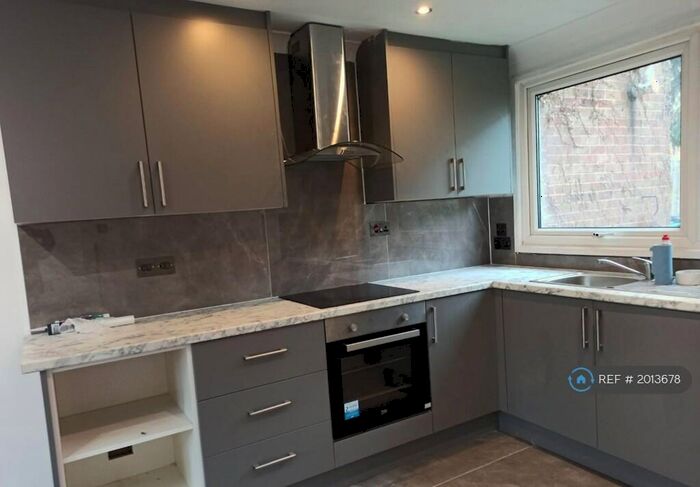 3 Bedroom Semi-Detached House To Rent In Greatmeadow, Northampton, NN3